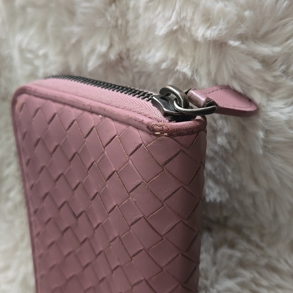 Bottega Venta Preloved wallet great condition inside & out, mauve. - Picture 12 of 14
